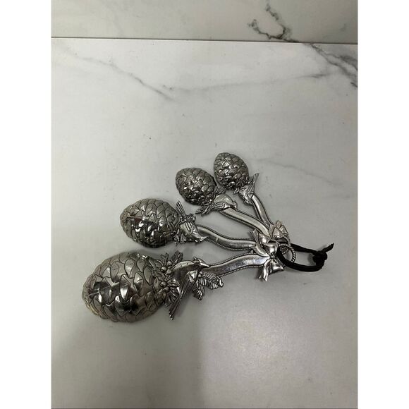 GANZ Red Cardinal and Pinecone Measuring Spoon Set - Picture 2 of 5